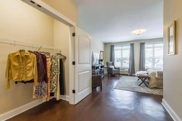 AL_Cedar_Suite_1B_436_Sq._Ft._Closet-1